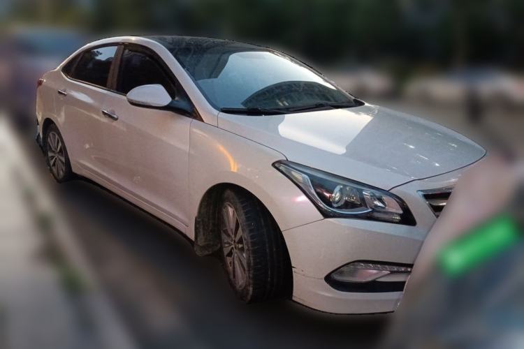Used Hyundai Mistra 2014 1.8L Automatic Deluxe DLX Model Front Right 45 Deg