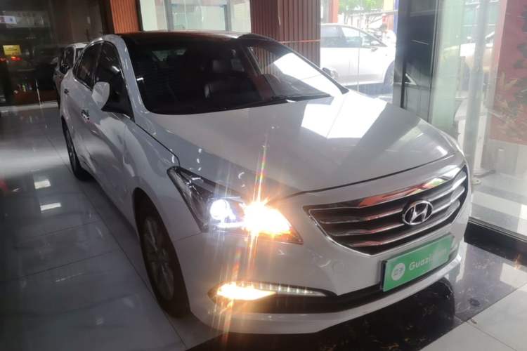 Used Hyundai Mistra 2014 1.8L Automatic Smart GLS Front Right 45 Deg