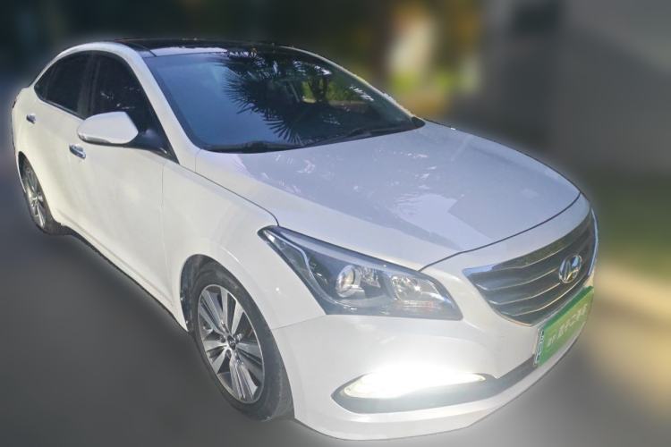 Used Hyundai Mistra 2014 1.8L Automatic Deluxe DLX Model Front Right 45 Deg