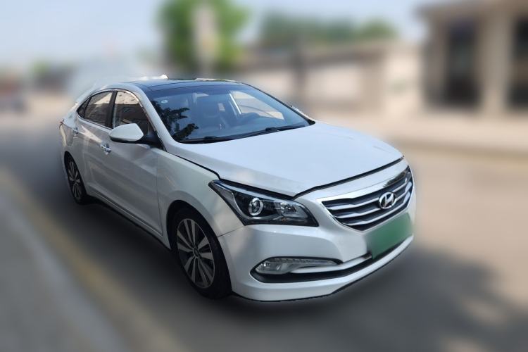 Used Hyundai Mistra 2014 1.8L Automatic Deluxe DLX Model Front Right 45 Deg