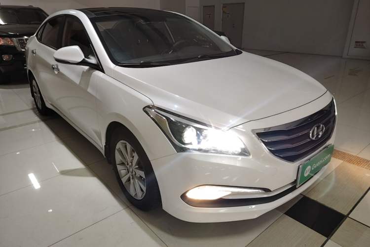 Used Hyundai Mistra 2014 1.8L Automatic Smart GLS Front Right 45 Deg