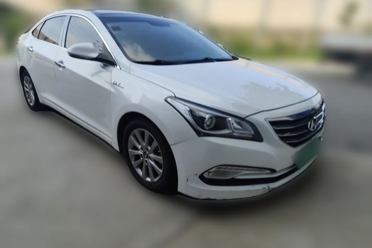 Used Hyundai Mistra 2014 1.8L Automatic Smart GLS Front Right 45 Deg