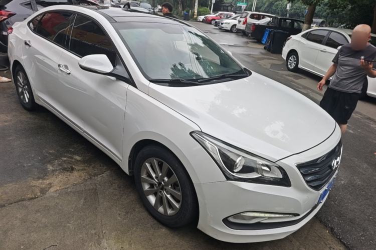 Used Hyundai Mistra 2014 1.8L Automatic Smart GLS Front Right 45 Deg