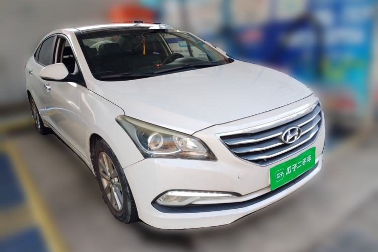 Used Hyundai Mistra 2014 1.8L Automatic Smart GLS Front Right 45 Deg