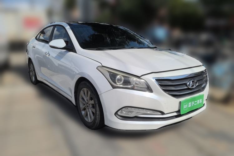 Used Hyundai Mistra 2014 1.8L Automatic Smart GLS Front Right 45 Deg