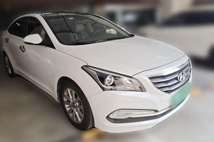 Used Hyundai Mistra 2014 1.8L Automatic Smart GLS Front Right 45 Deg