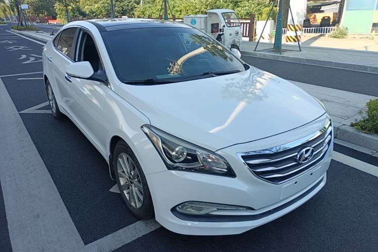 Used Hyundai Mistra 2014 1.8L Automatic Smart GLS Front Right 45 Deg