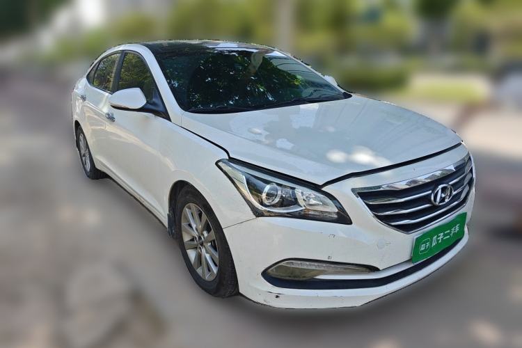Used Hyundai Mistra 2014 1.8L Automatic Smart GLS Front Right 45 Deg