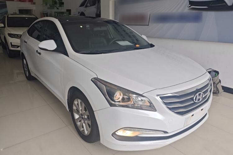Used Hyundai Mistra 2014 1.8L Automatic Smart GLS Front Right 45 Deg