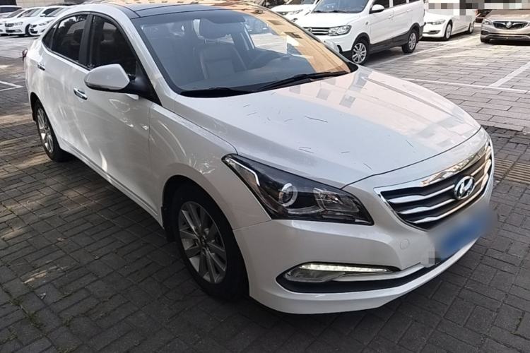 Used Hyundai Mistra 2014 1.8L Automatic Smart GLS Front Right 45 Deg