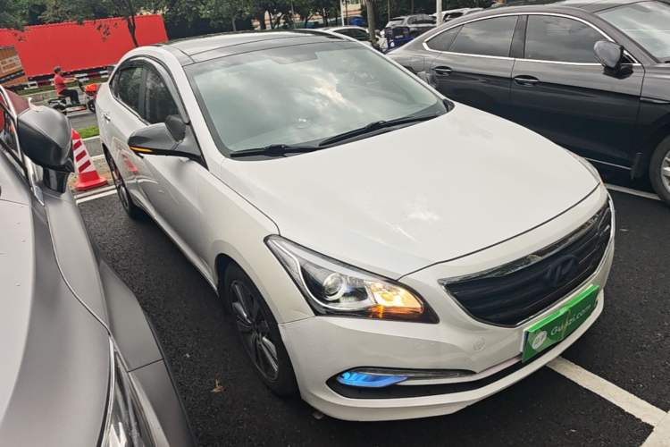 Used Hyundai Mistra 2014 1.8L Automatic Deluxe DLX Model Front Right 45 Deg