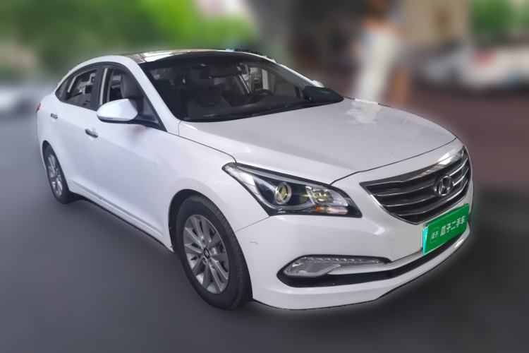 Used Hyundai Mistra 2014 1.8L Automatic Smart GLS Front Right 45 Deg