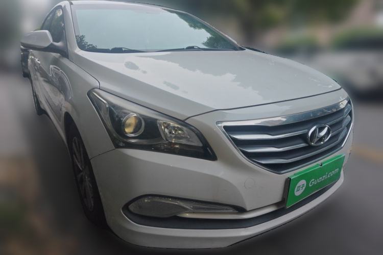 Used Hyundai Mistra 2014 1.8L Manual Comfort GL Model Front Right 45 Deg