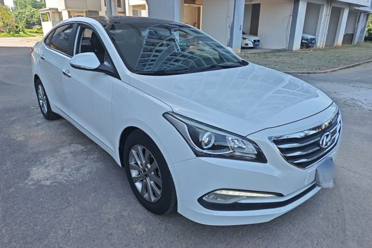 Used Hyundai Mistra 2014 1.8L Automatic Smart GLS Front Right 45 Deg