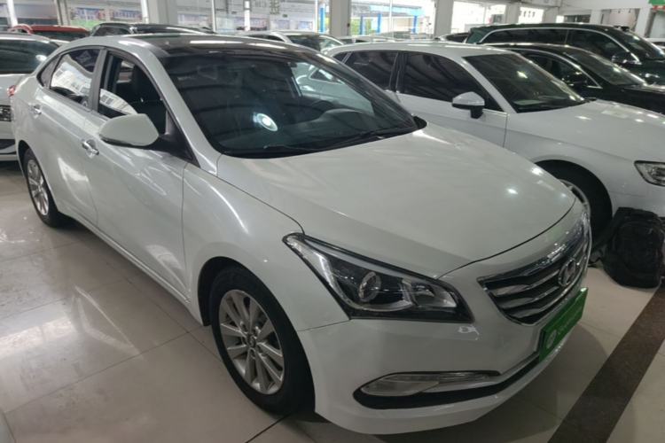 Used Hyundai Mistra 2014 1.8L Automatic Smart GLS Front Right 45 Deg
