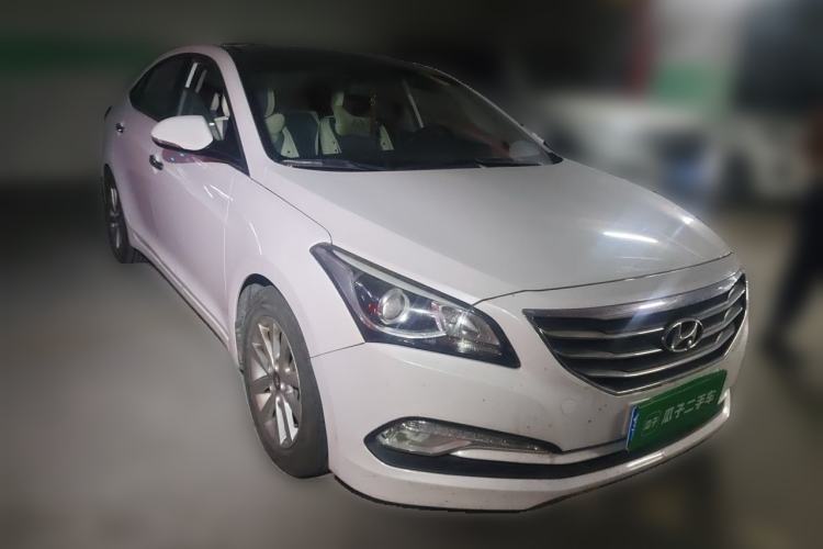 Used Hyundai Mistra 2014 1.8L Automatic Smart GLS Front Right 45 Deg