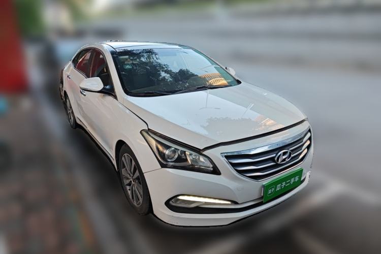 Used Hyundai Mistra 2014 1.8L Automatic Deluxe DLX Model Front Right 45 Deg
