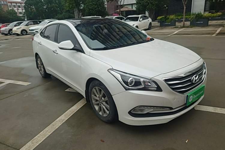 Used Hyundai Mistra 2014 1.8L Automatic Smart GLS Front Right 45 Deg