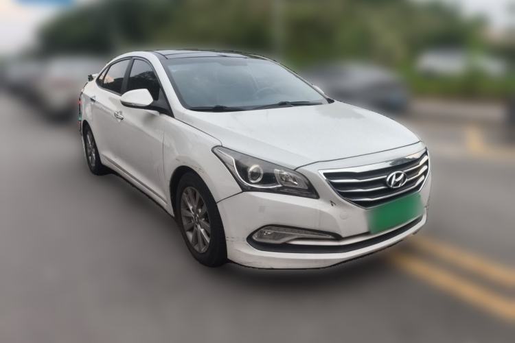 Used Hyundai Mistra 2014 1.8L Automatic Smart GLS Front Right 45 Deg