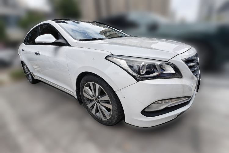 Used Hyundai Mistra 2014 1.8L Automatic Deluxe DLX Model Front Right 45 Deg