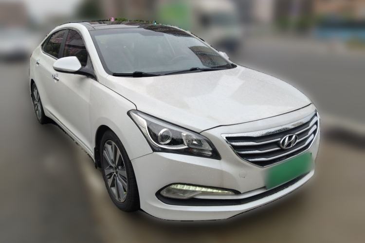 Used Hyundai Mistra 2014 1.8L Automatic Deluxe DLX Model Front Right 45 Deg