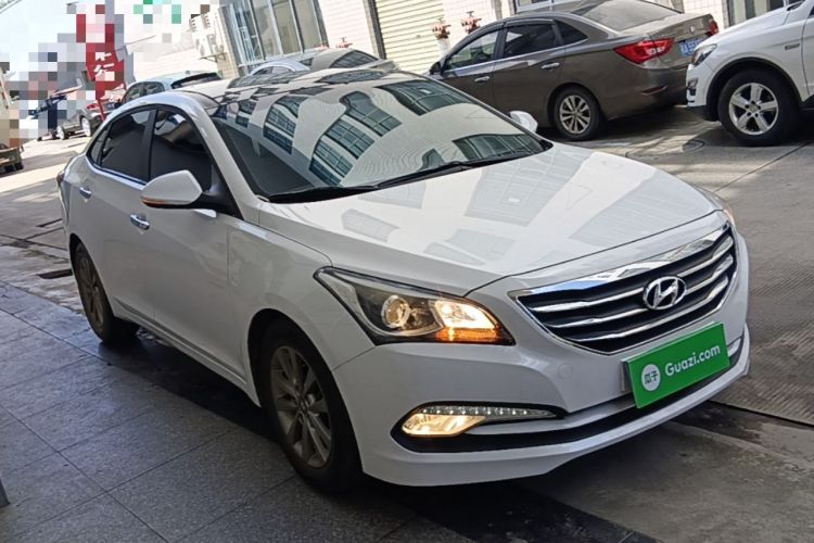 Used Hyundai Mistra 2014 1.8L Automatic Smart GLS Front Right 45 Deg