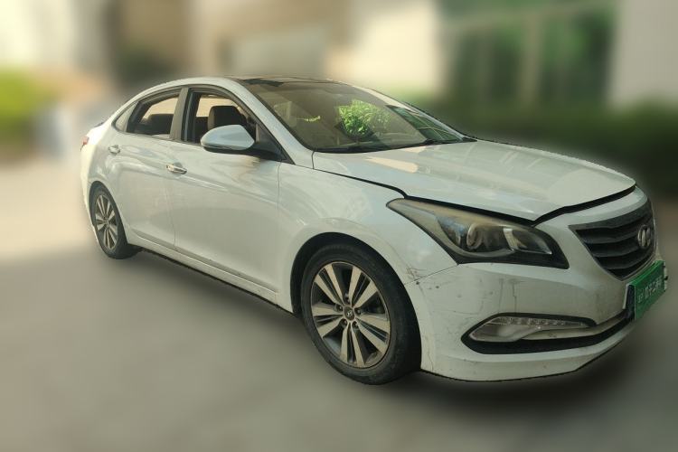 Used Hyundai Mistra 2014 1.8L Automatic Deluxe DLX Model Front Right 45 Deg