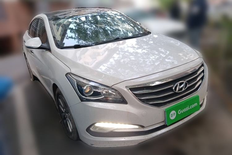 Used Hyundai Mistra 2014 1.8L Automatic Smart GLS Front Right 45 Deg