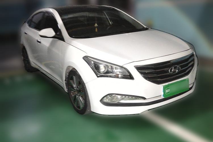 Used Hyundai Mistra 2014 1.8L Automatic Deluxe DLX Model Front Right 45 Deg