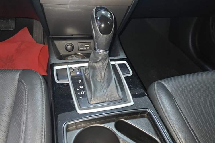 Used Hyundai Mistra 2014 1.8L Automatic Smart GLS Gear Lever