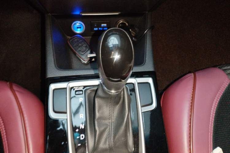 Used Hyundai Mistra 2014 1.8L Automatic Deluxe DLX Model Gear Lever