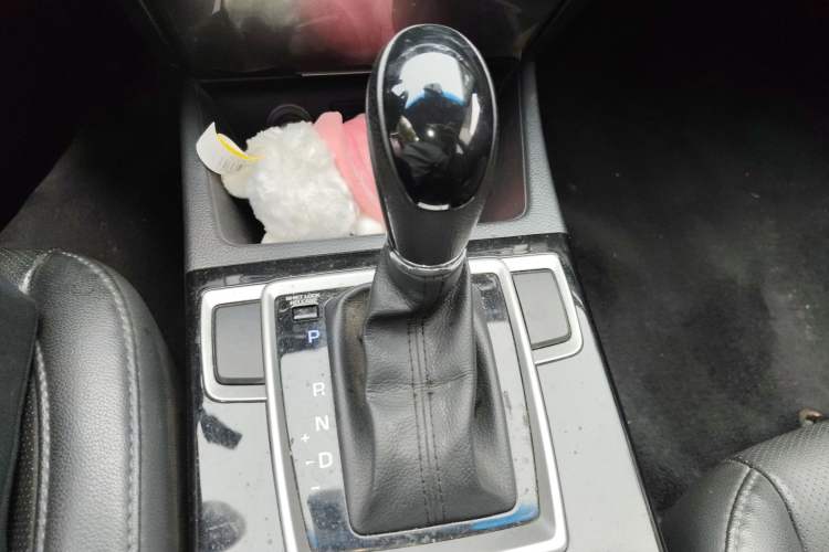 Used Hyundai Mistra 2014 1.8L Automatic Smart GLS Gear Lever