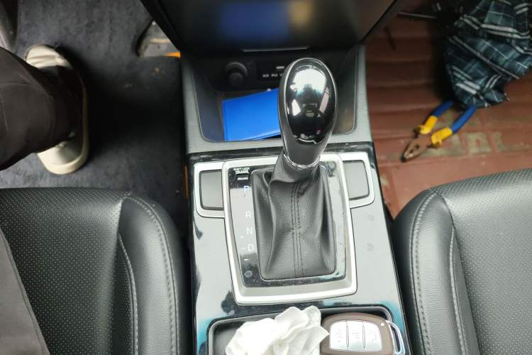 Used Hyundai Mistra 2014 1.8L Automatic Deluxe DLX Model Gear Lever