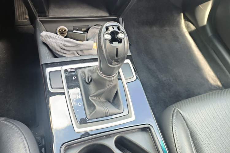 Used Hyundai Mistra 2014 1.8L Automatic Smart GLS Gear Lever