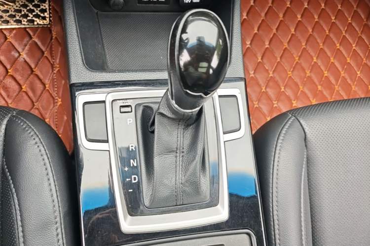 Used Hyundai Mistra 2014 1.8L Automatic Smart GLS Gear Lever