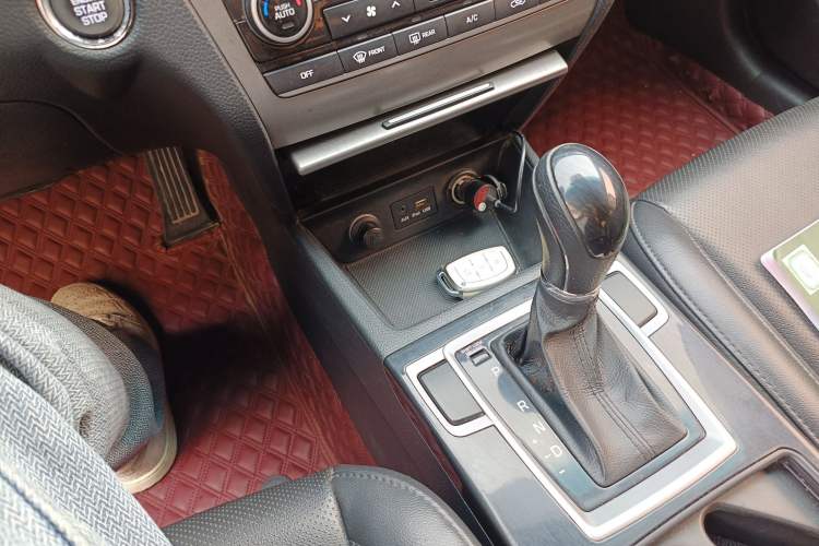 Used Hyundai Mistra 2014 1.8L Automatic Smart GLS Gear Lever