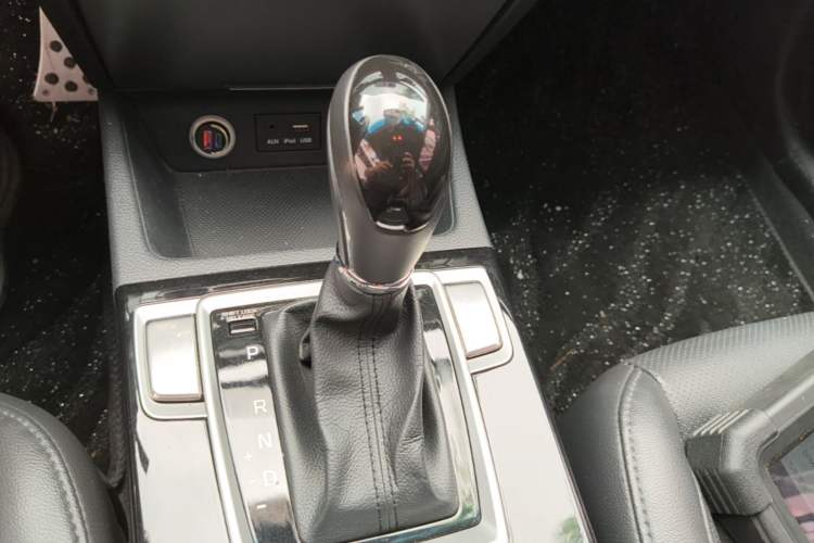 Used Hyundai Mistra 2014 1.8L Automatic Deluxe DLX Model Gear Lever