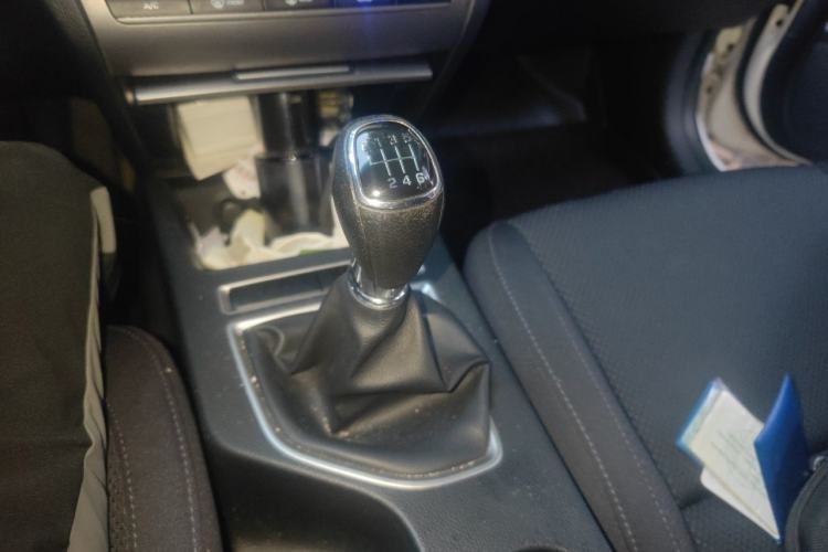 Used Hyundai Mistra 2014 1.8L Manual Comfort GL Model Gear Lever