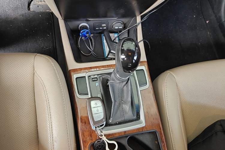 Used Hyundai Mistra 2014 1.8L Automatic Deluxe DLX Model Gear Lever