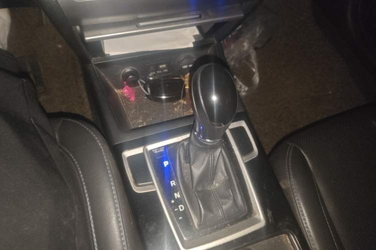 Used Hyundai Mistra 2014 1.8L Automatic Smart GLS Gear Lever