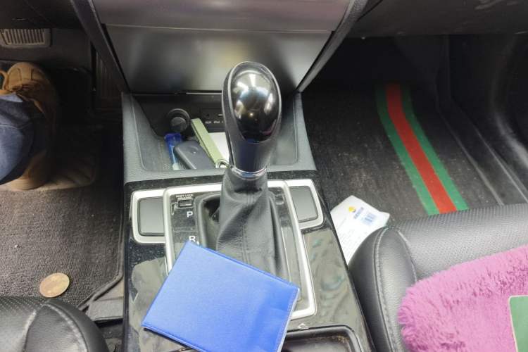 Used Hyundai Mistra 2014 1.8L Automatic Smart GLS Gear Lever