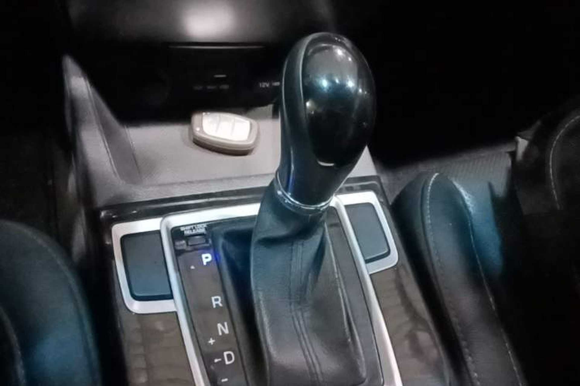 Used Hyundai Mistra 2014 1.8L Automatic Deluxe DLX Model Gear Lever