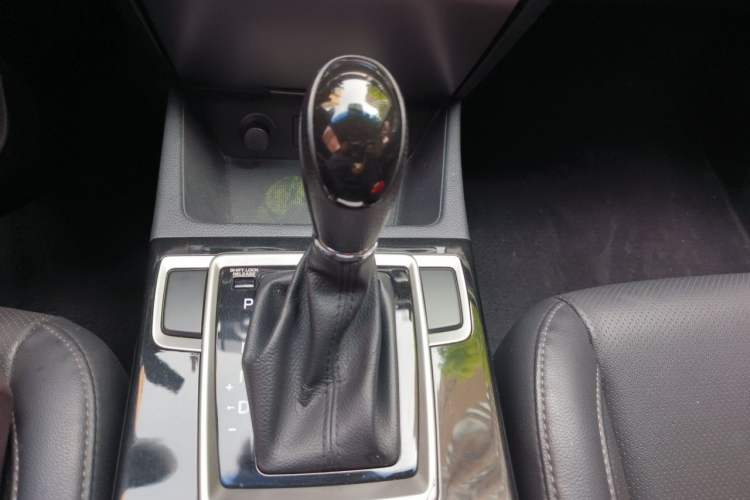Used Hyundai Mistra 2014 1.8L Automatic Smart GLS Gear Lever