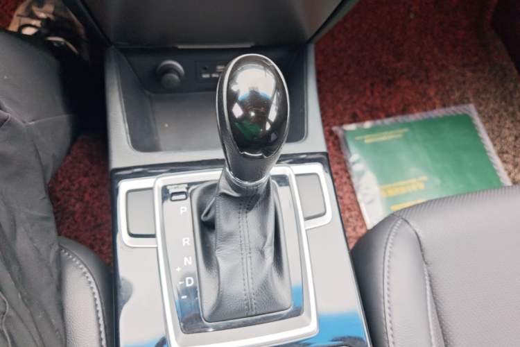 Used Hyundai Mistra 2014 1.8L Automatic Smart GLS Gear Lever