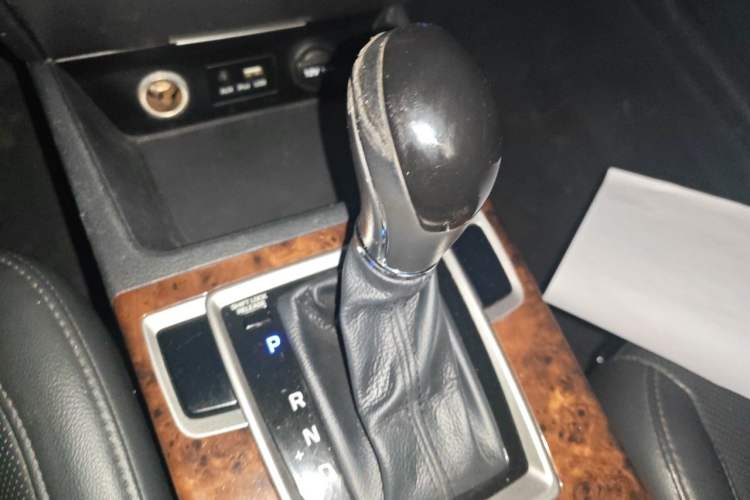 Used Hyundai Mistra 2014 1.8L Automatic Deluxe DLX Model Gear Lever