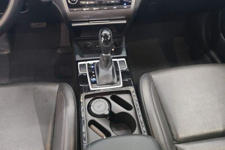 Used Hyundai Mistra 2014 1.8L Automatic Smart GLS Gear Lever