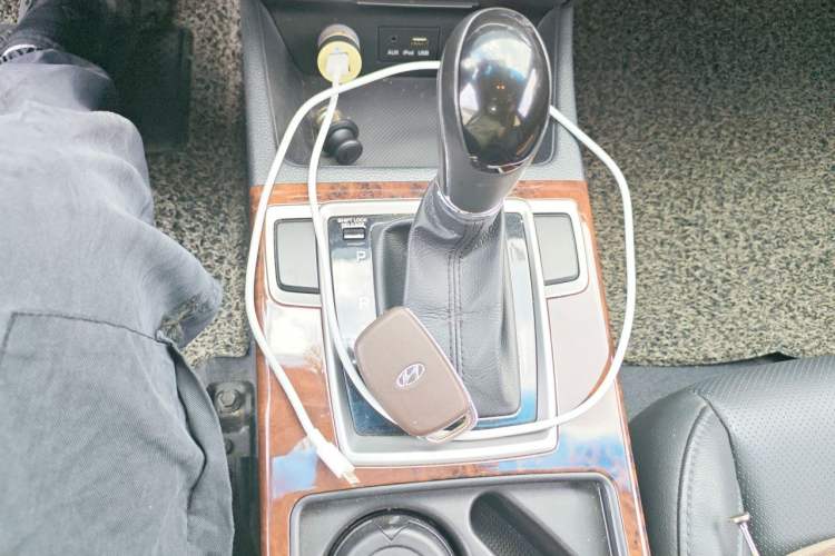 Used Hyundai Mistra 2014 1.8L Automatic Deluxe DLX Model Gear Lever