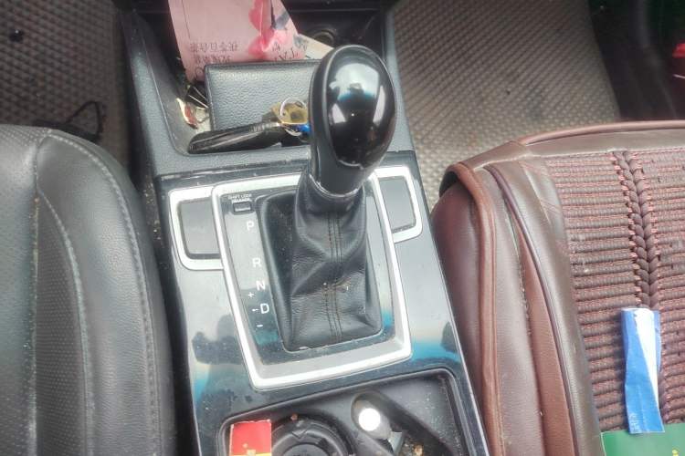 Used Hyundai Mistra 2014 1.8L Automatic Smart GLS Gear Lever