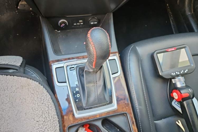 Used Hyundai Mistra 2014 1.8L Automatic Deluxe DLX Model Gear Lever