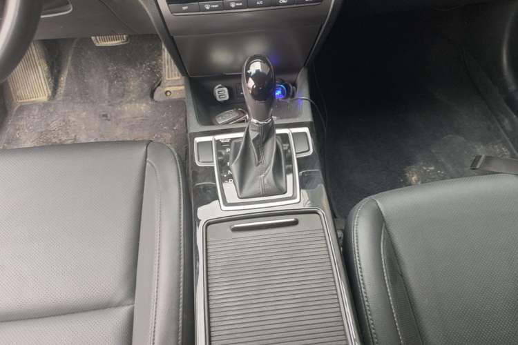 Used Hyundai Mistra 2014 1.8L Automatic Deluxe DLX Model Gear Lever